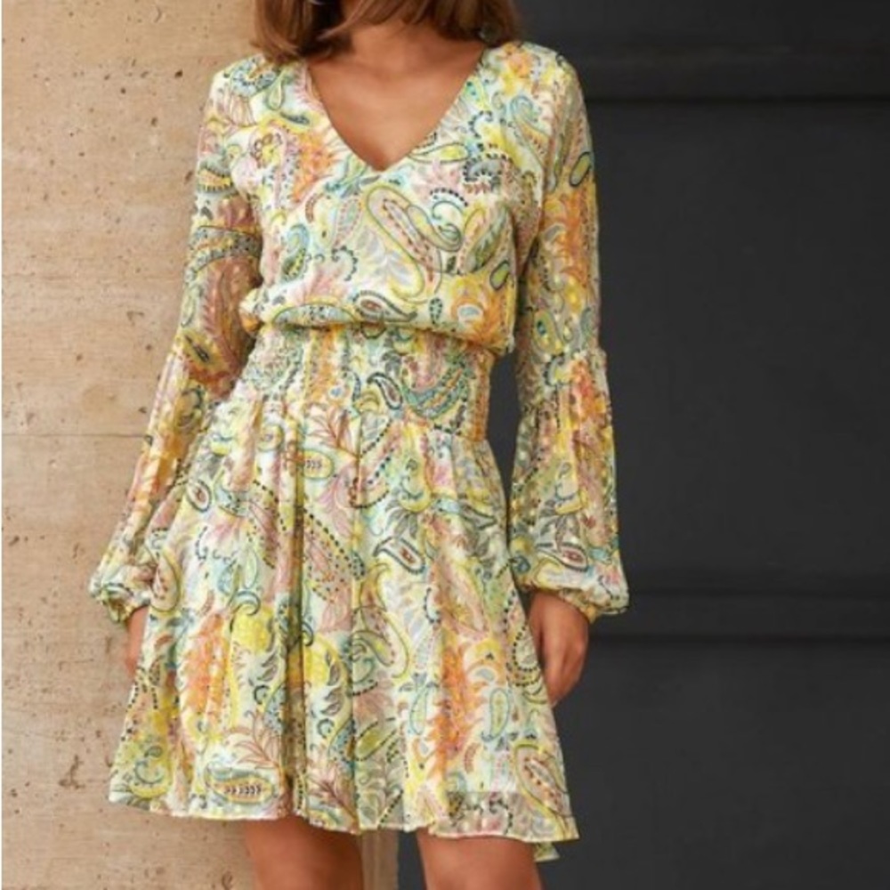 BOSTON PROPER women gorgeous white paisley floral metallic ballon elastic cuffs